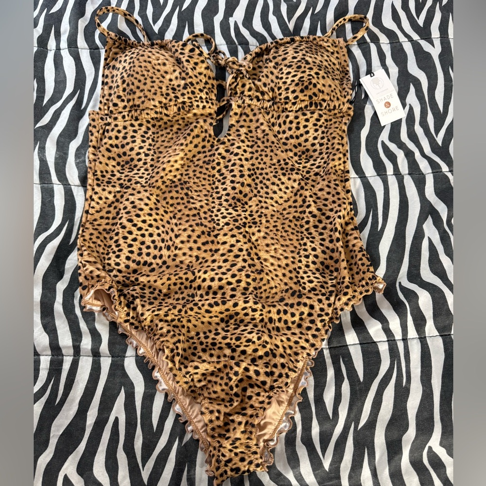 Shade & Shore Leopard Print One-Piece Swimsuit sz Large New with Tags